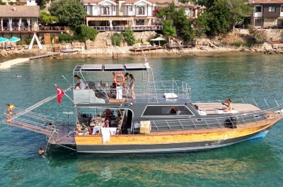 Частная Прогулка На Лодке Вдоль Побережья В Сиде